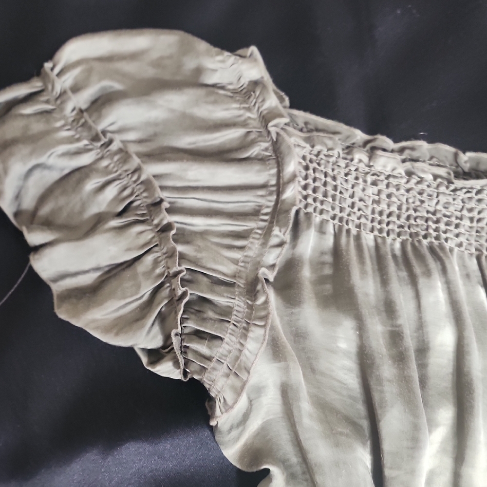 Theory Olive Ruffled Blouse - Picture 3 of 9